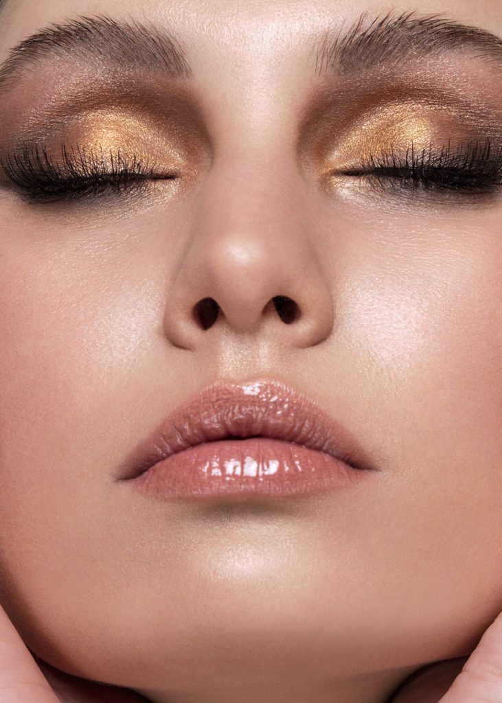 Einat Dan makeup artist